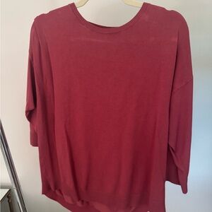 Cable & Gauge Women's Red Sweatshirt